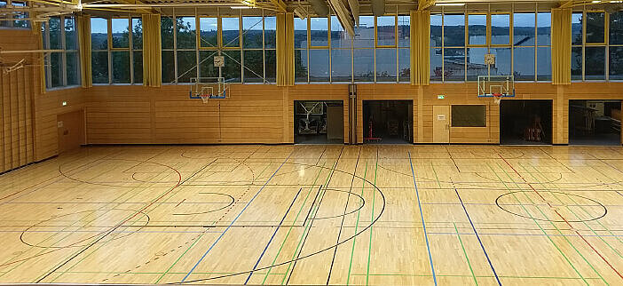 Innenansicht der Dreifachturnhalle