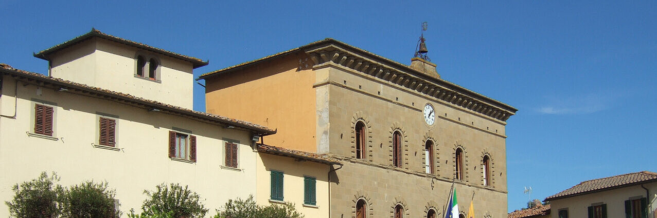 Greve, Piazza Matteotti und Rathaus